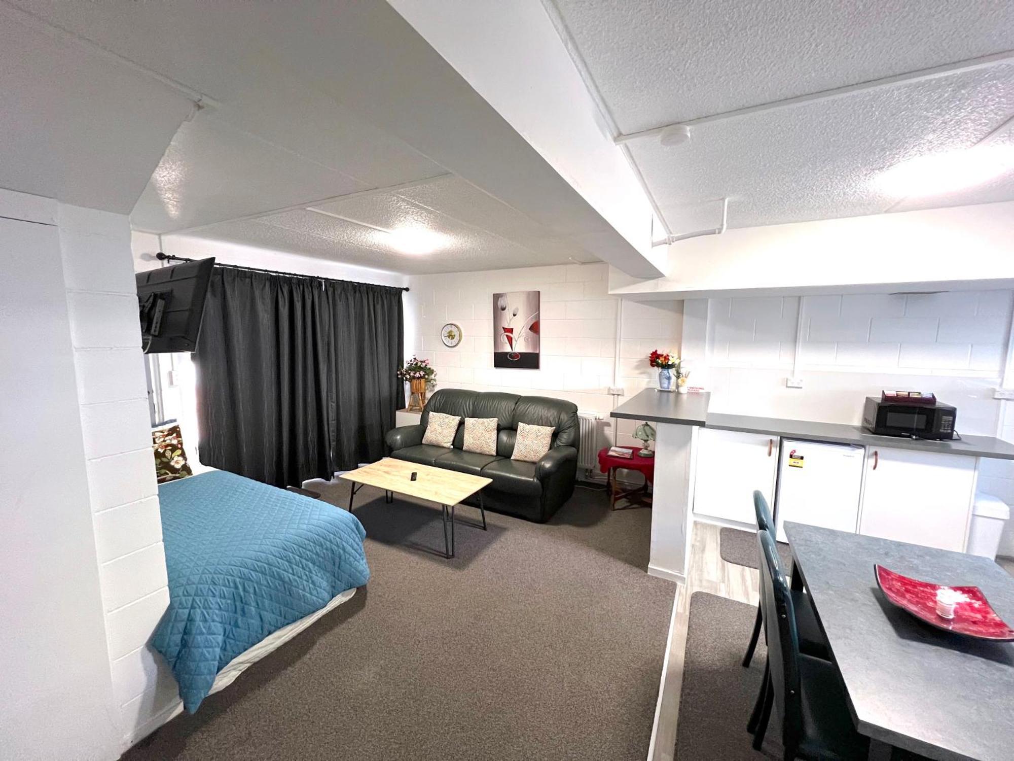 Parkview Holiday Homes "Opposite Of Famous Kuirau Park" Rotorua Bagian luar foto